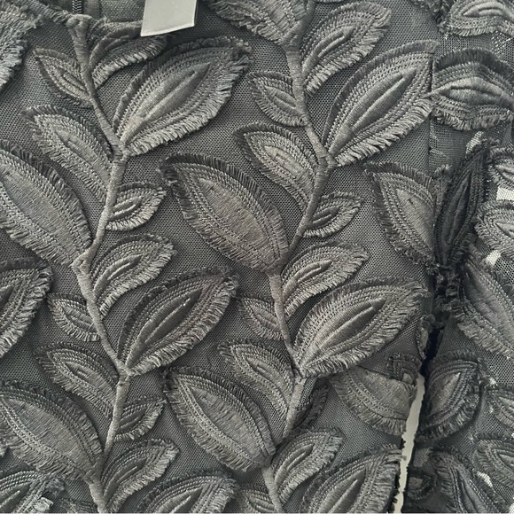 Ann Taylor Size 2 Beautiful Black Lace Peplum Top - Picture 3 of 8